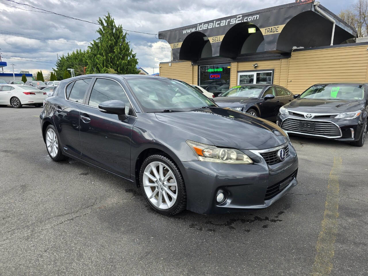 Used 2011 Lexus CT 200h Premium image 1