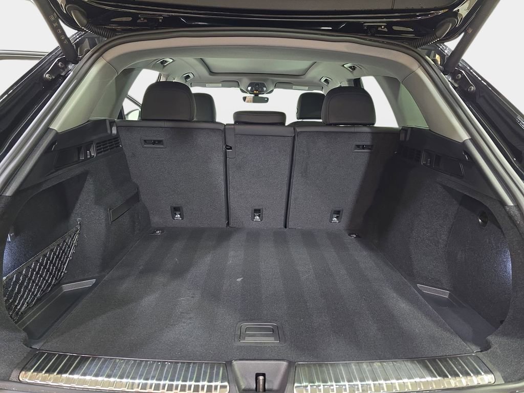 Used 2025 Audi Q5 Premium w/ Convenience Package image 14