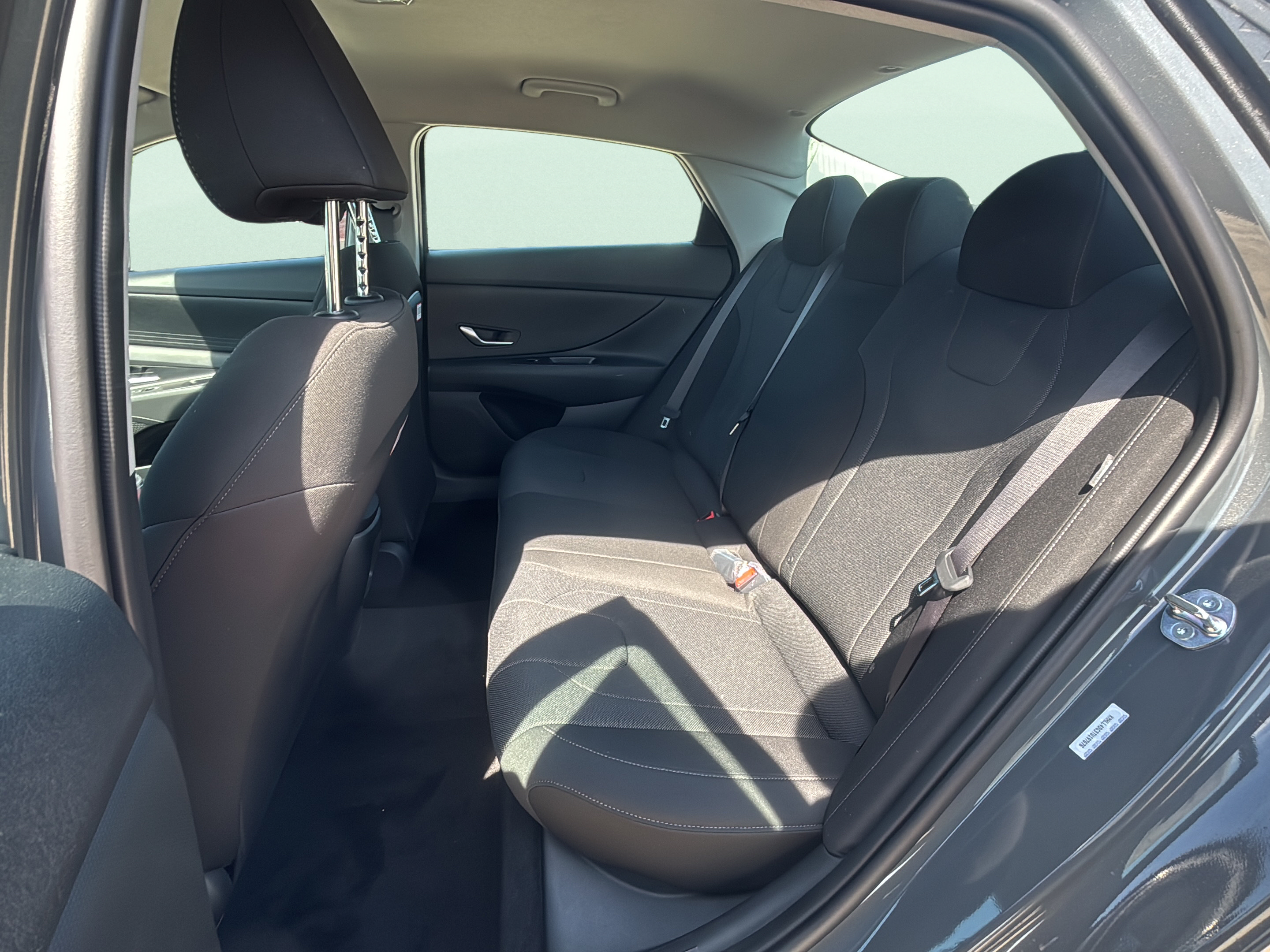 Certified 2026 Hyundai Elantra SE FWD image 18