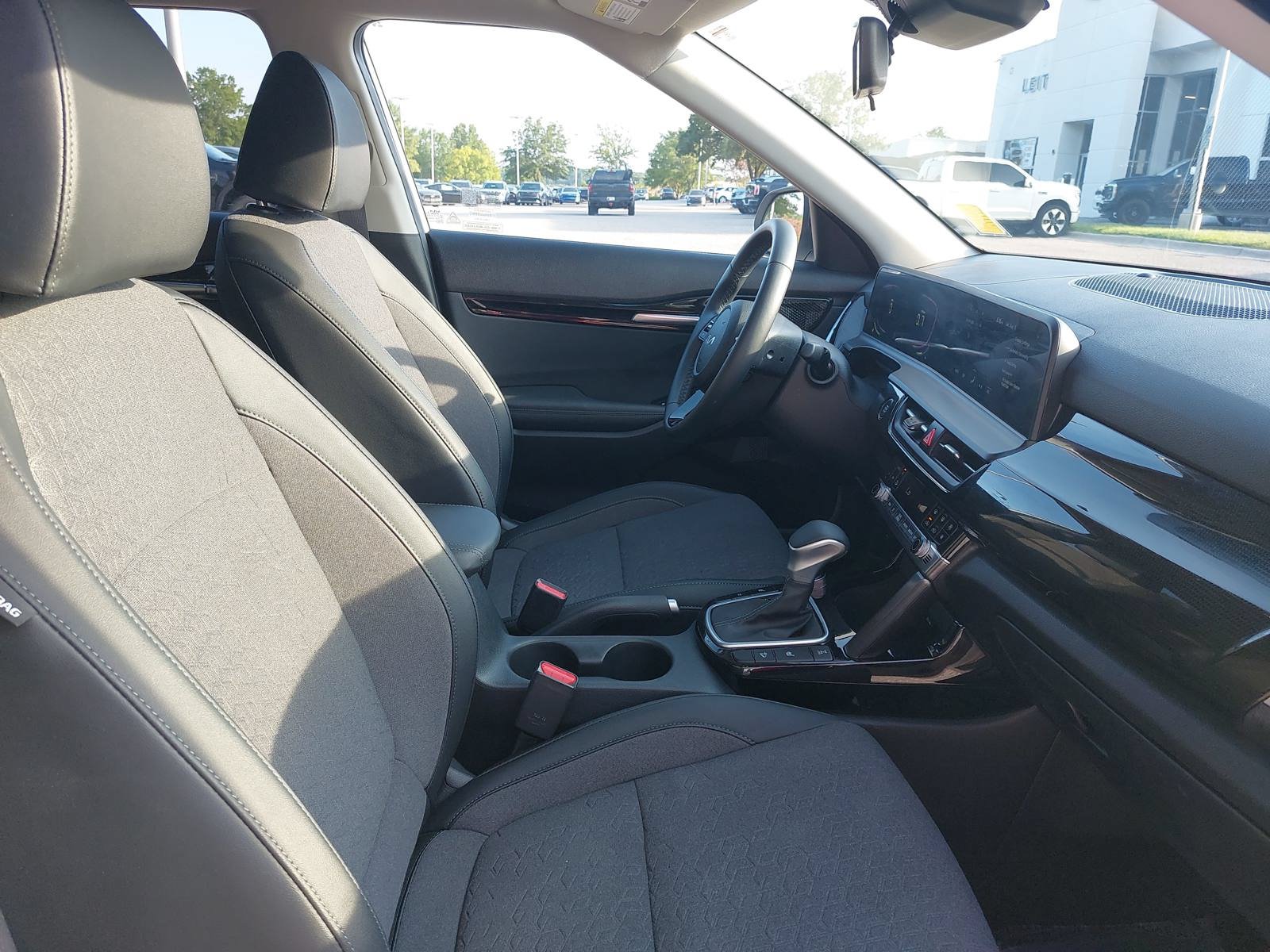 Used 2025 Kia Seltos S AWD/4WD image 10