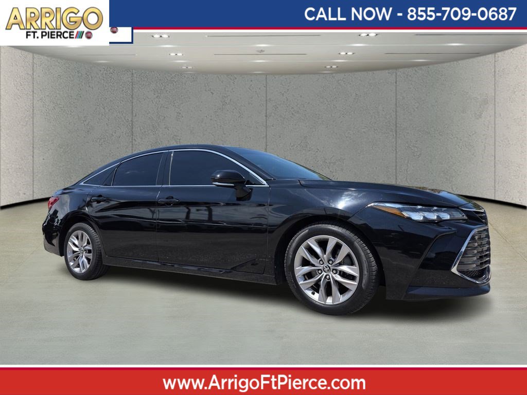 Used 2021 Toyota Avalon XLE w/ Moonroof Package image 1