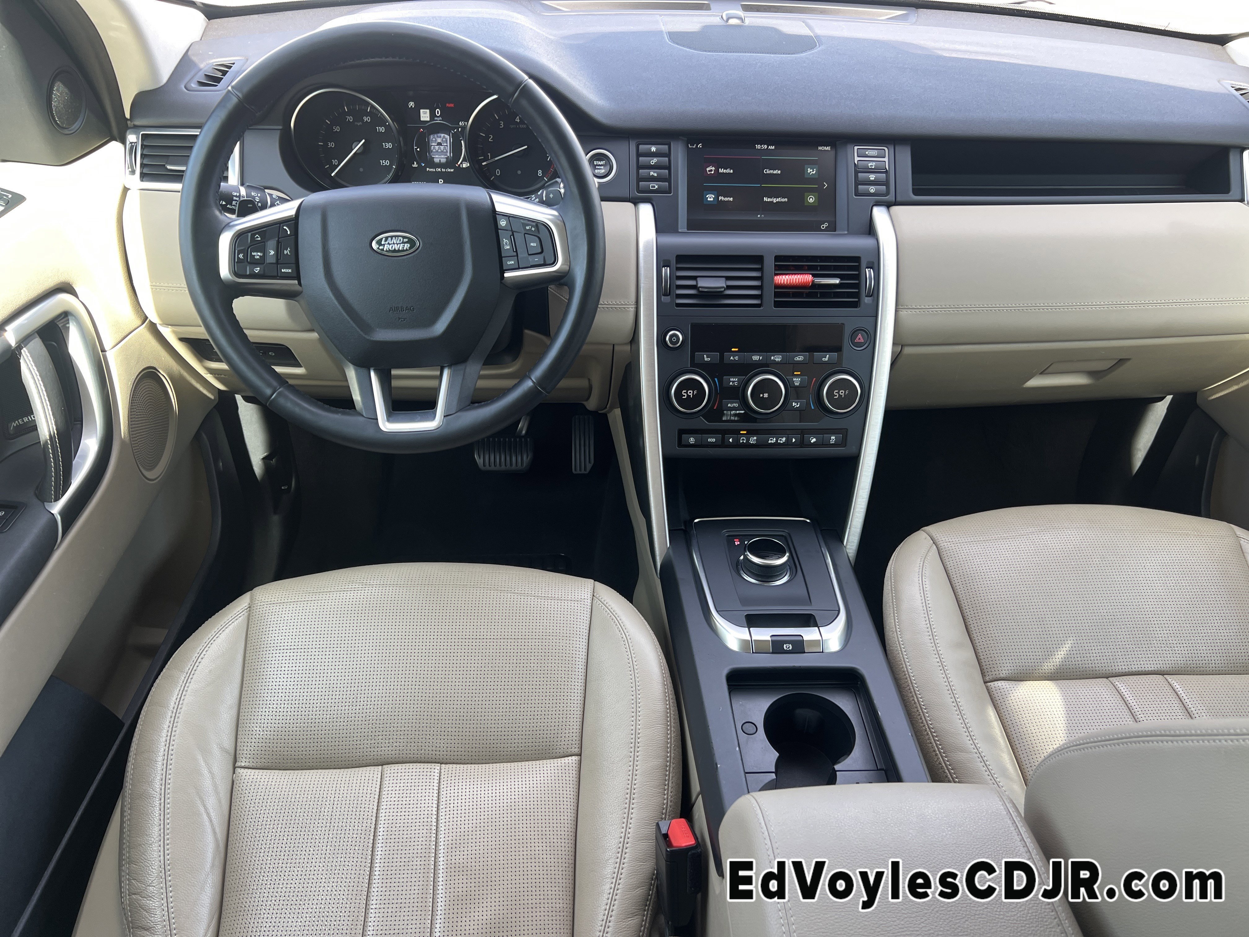 Used 2018 Land Rover Discovery Sport HSE image 29