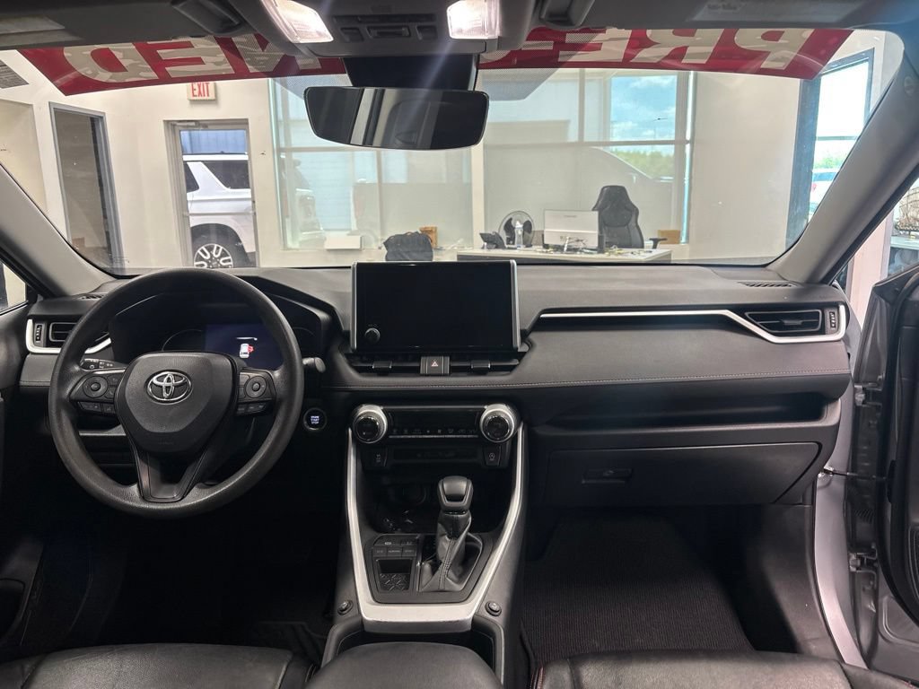 Used 2023 Toyota RAV4 XLE w/ Convenience Package FWD image 13