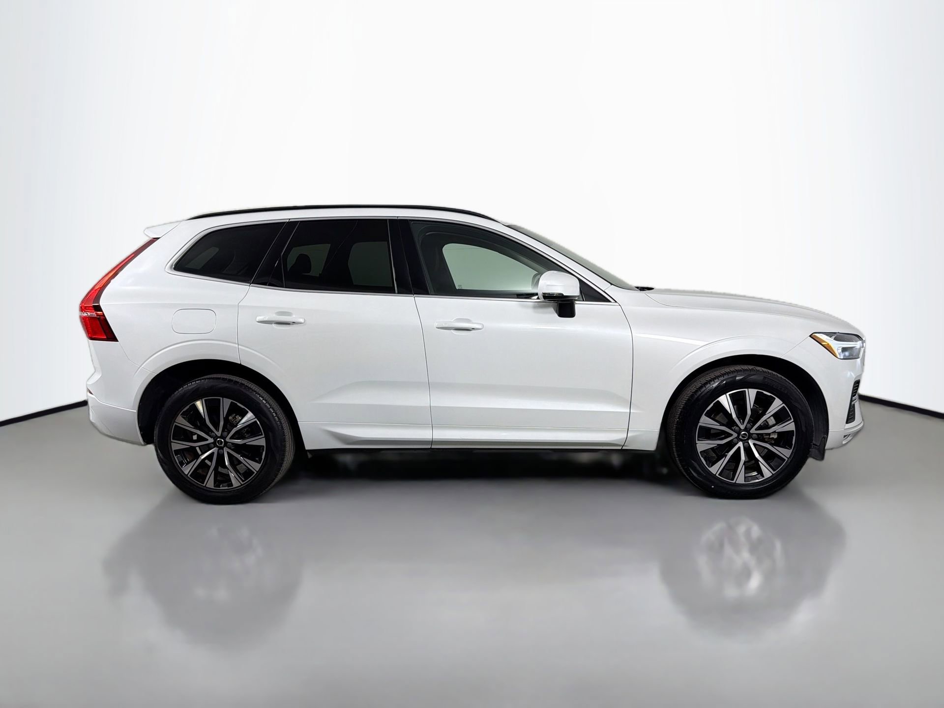 Certified 2023 Volvo XC60 B5 Core w/ Protection Package Premier image 5
