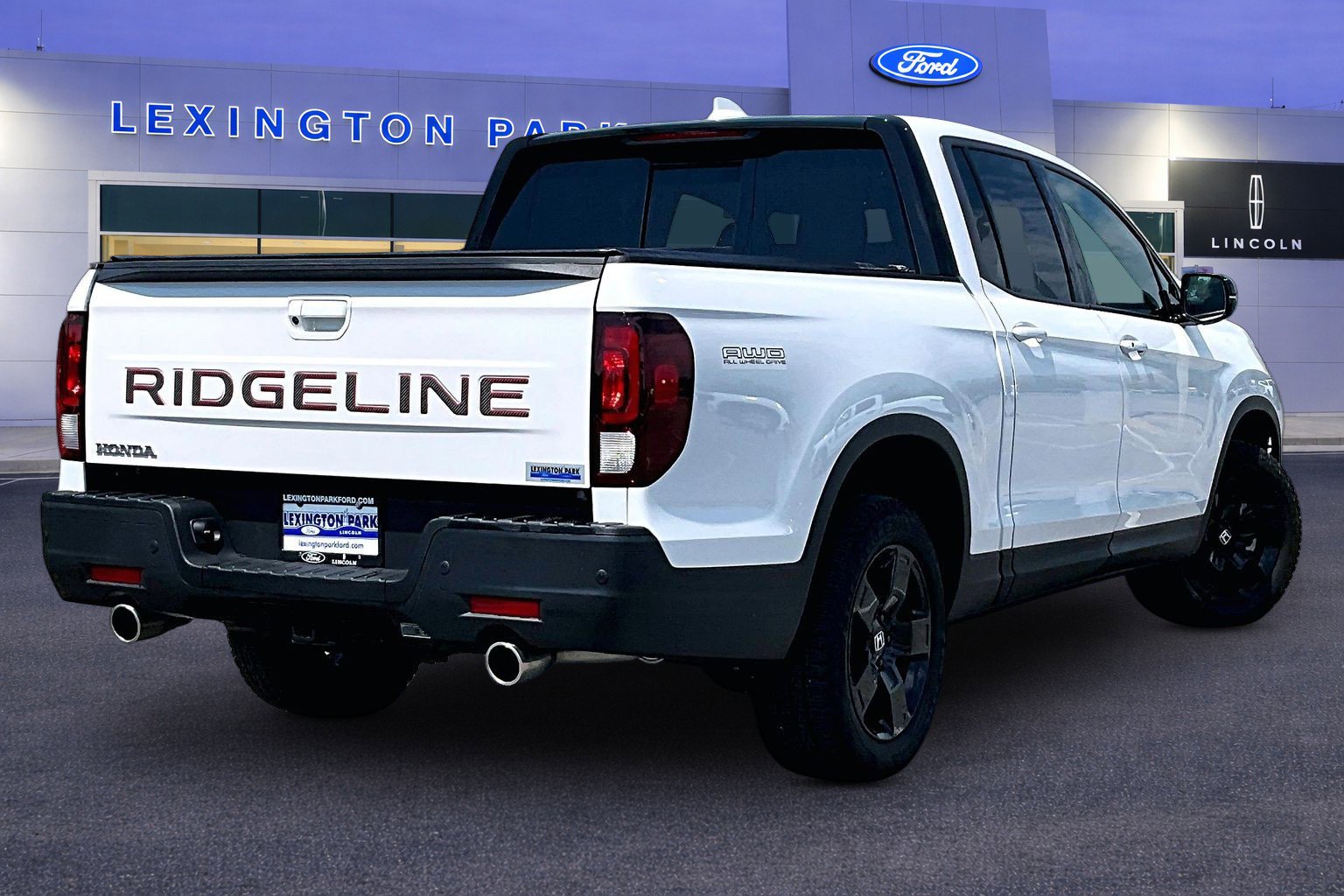 Used 2025 Honda Ridgeline Black Edition image 5