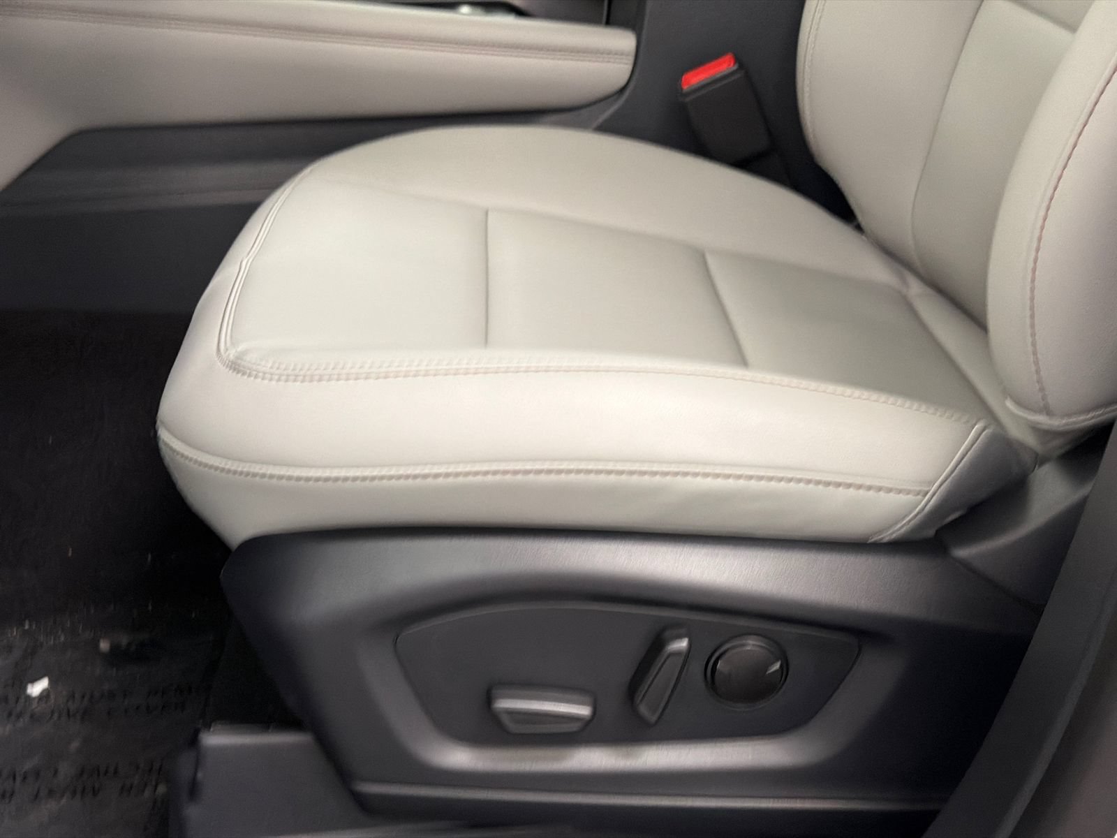 New 2026 Ford Explorer Active w/ Active Comfort Package AWD/4WD image 15