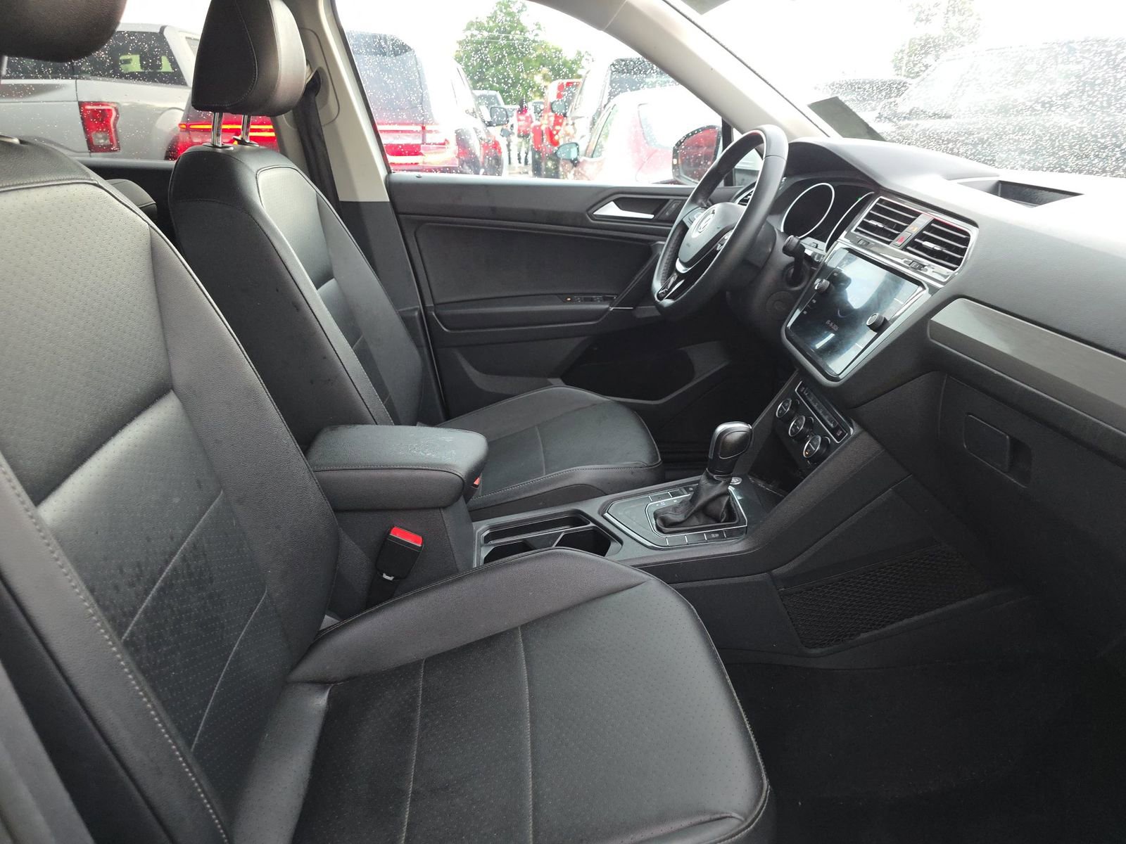 Used 2020 Volkswagen Tiguan SE FWD image 11