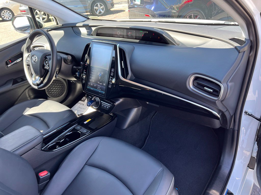 Certified 2022 Toyota Prius Prime XLE FWD image 26