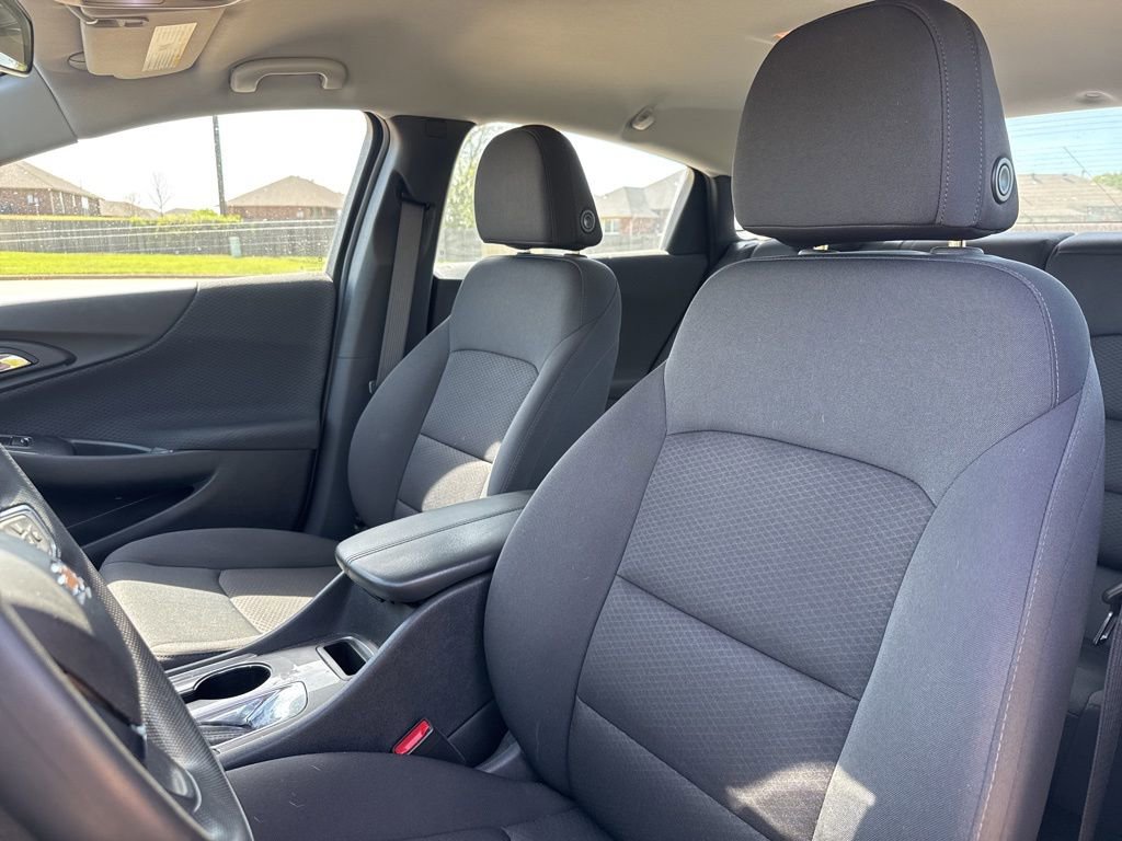 Used 2020 Chevrolet Malibu LT image 9