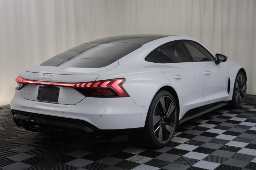 Used 2024 Audi e-tron GT Prestige AWD/4WD image 18