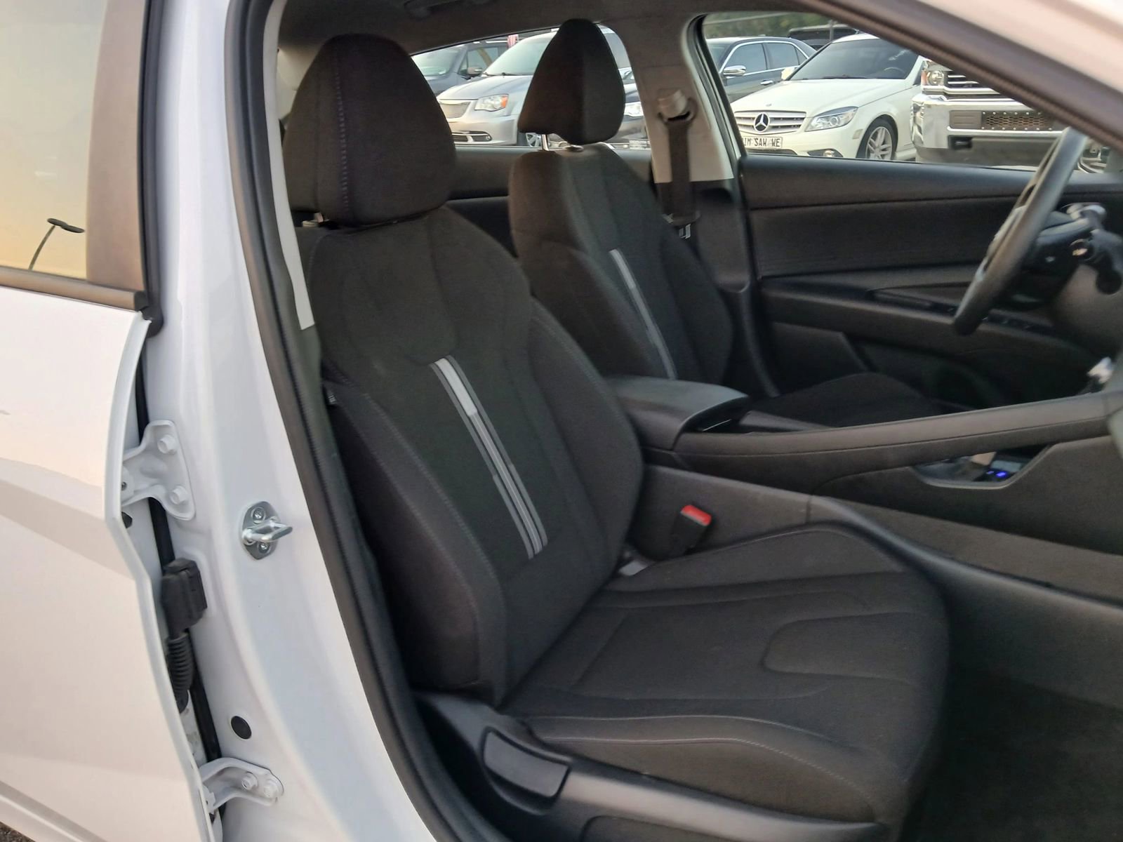 Used 2023 Hyundai Elantra Blue w/ Cargo Package image 20