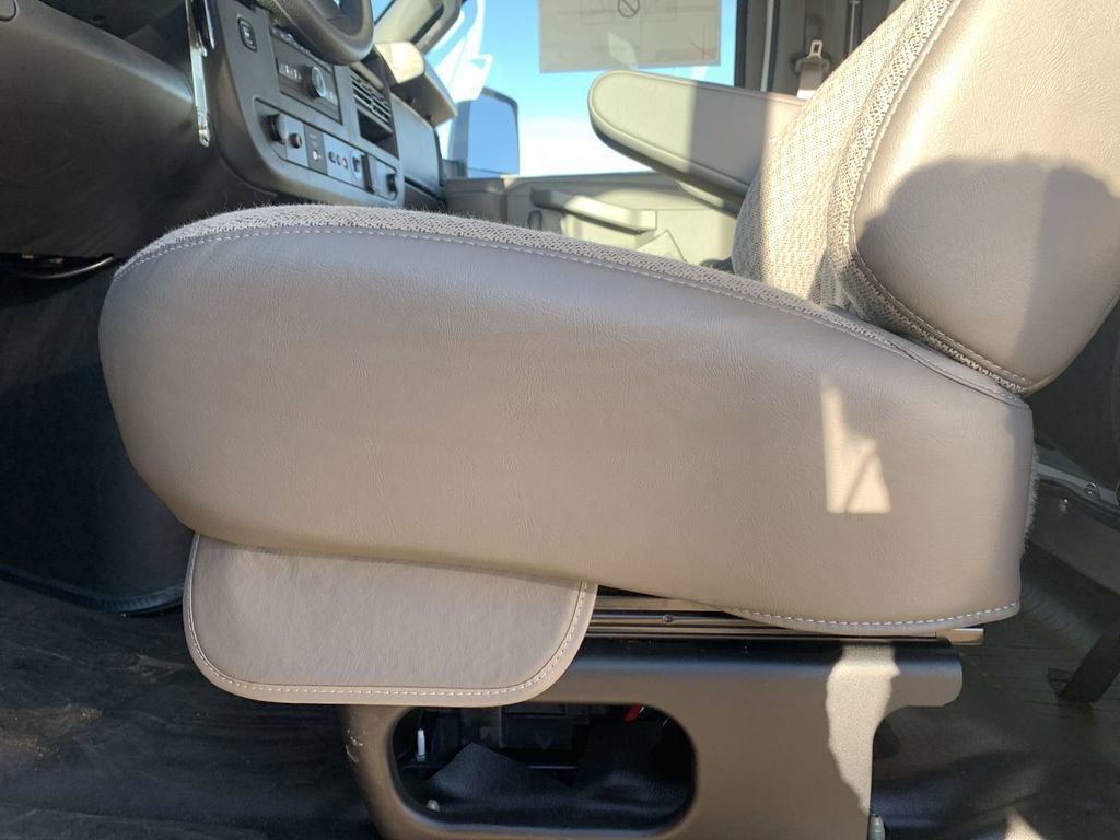New 2025 Chevrolet Express 4500 w/ Power Convenience Package image 18