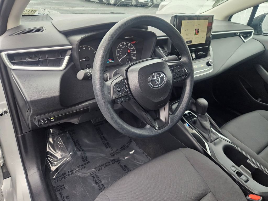 Used 2025 Toyota Corolla LE image 13