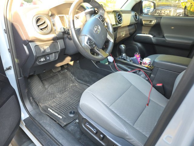 Used 2020 Toyota Tacoma SR5 w/ Technology Package AWD/4WD image 14