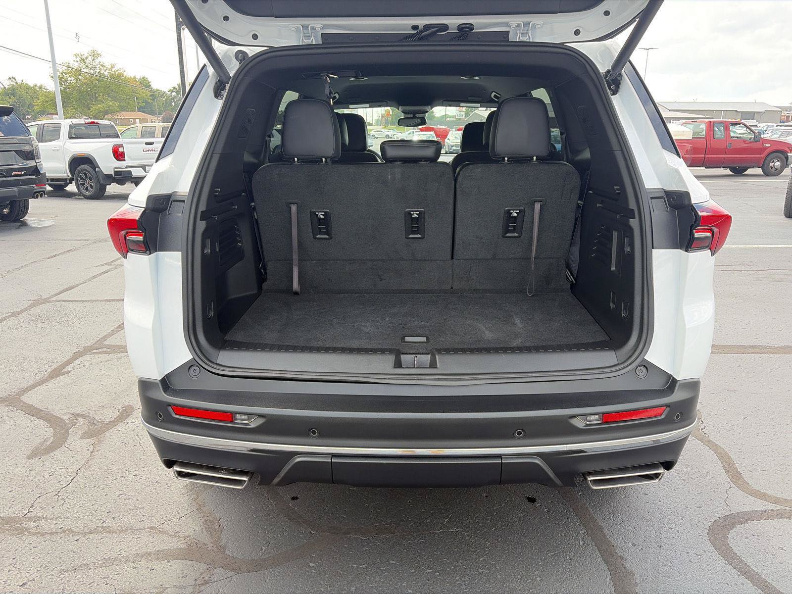 Certified 2025 Buick Enclave Preferred FWD image 5