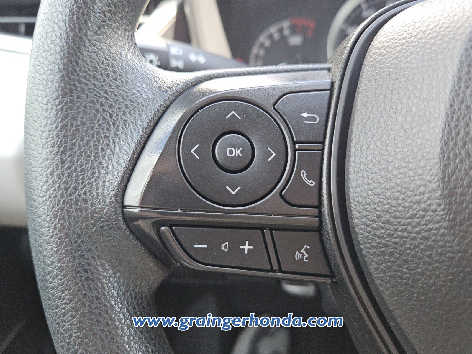 Used 2022 Toyota Corolla LE FWD image 19