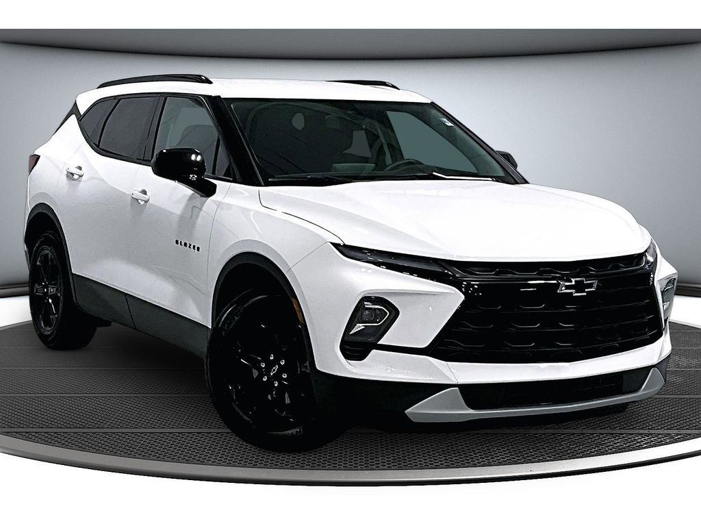 Used 2023 Chevrolet Blazer LT w/ Convenience Package image 2