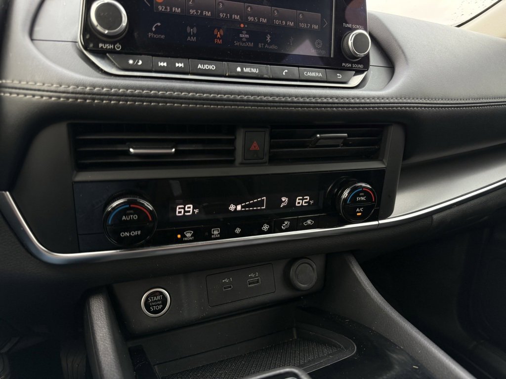 Used 2023 Nissan Rogue SV image 18