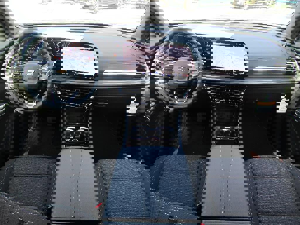 New 2026 Chevrolet Traverse LT image 11