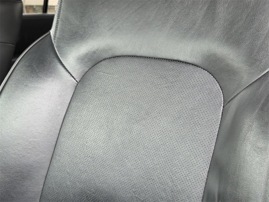 Used 2021 Nissan Armada SL w/ Captain's Chairs Package image 14