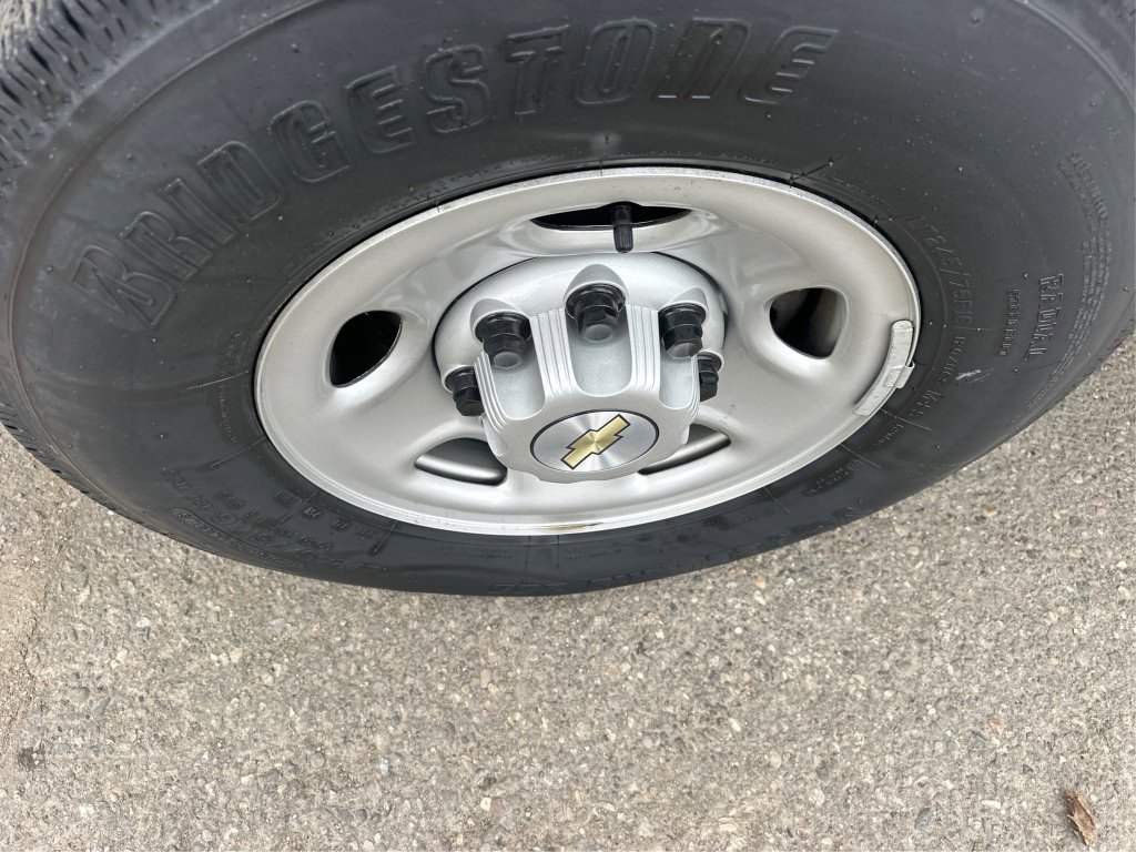 Used 2023 Chevrolet Express 3500 LS image 18