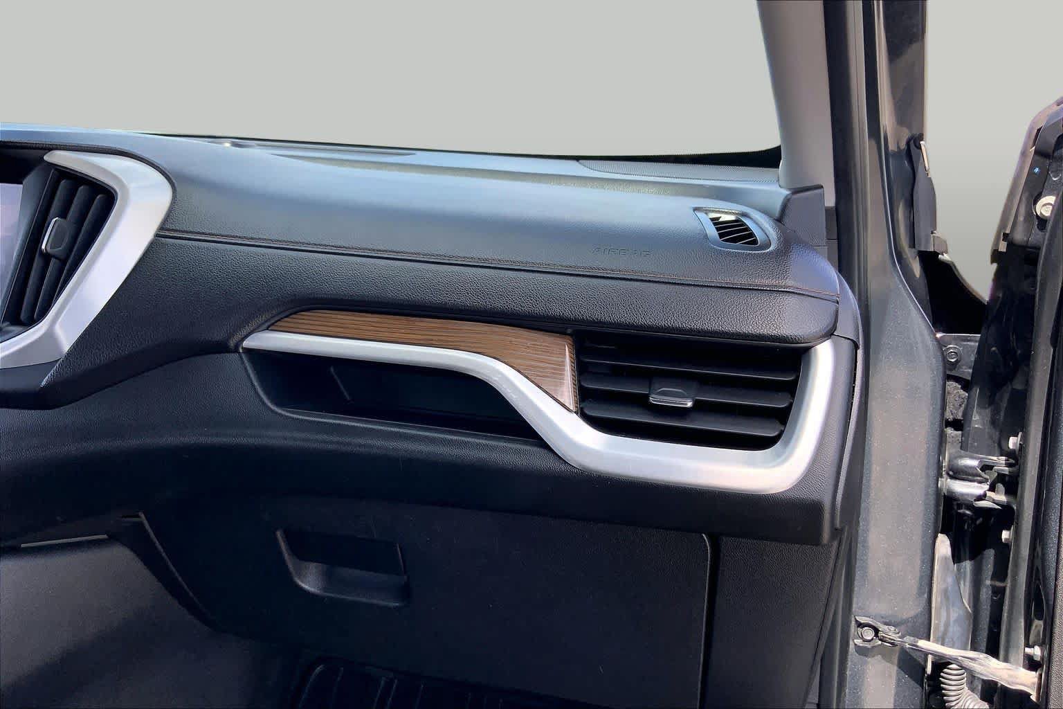 Used 2018 GMC Terrain SLE w/ Driver Convenience Package FWD image 18