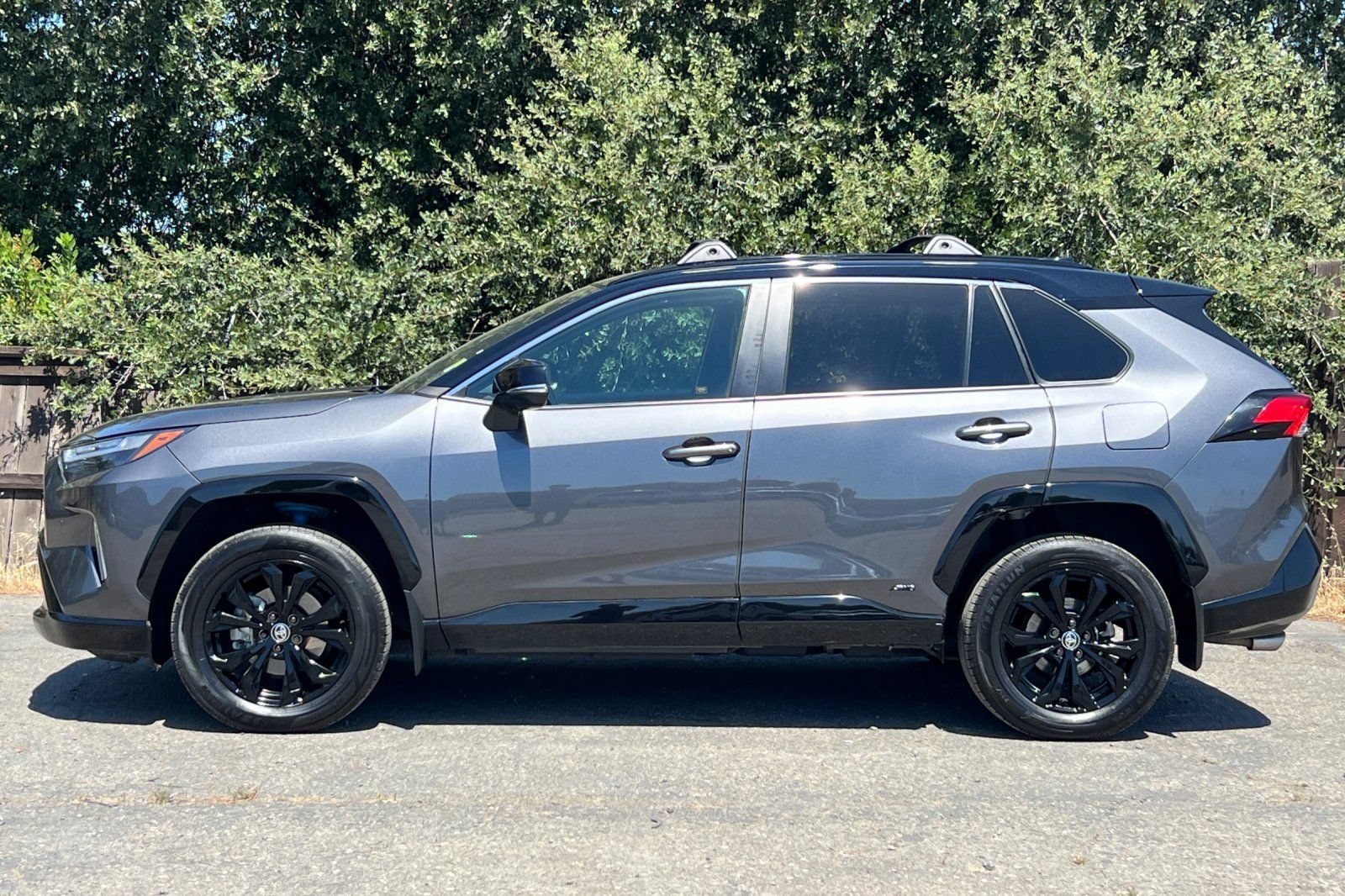 Used 2022 Toyota RAV4 XSE AWD/4WD image 7