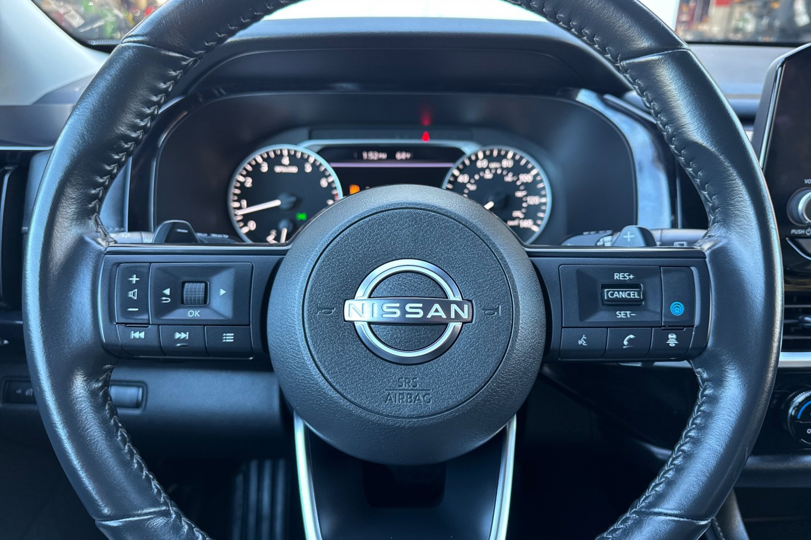 Used 2024 Nissan Pathfinder SV image 28