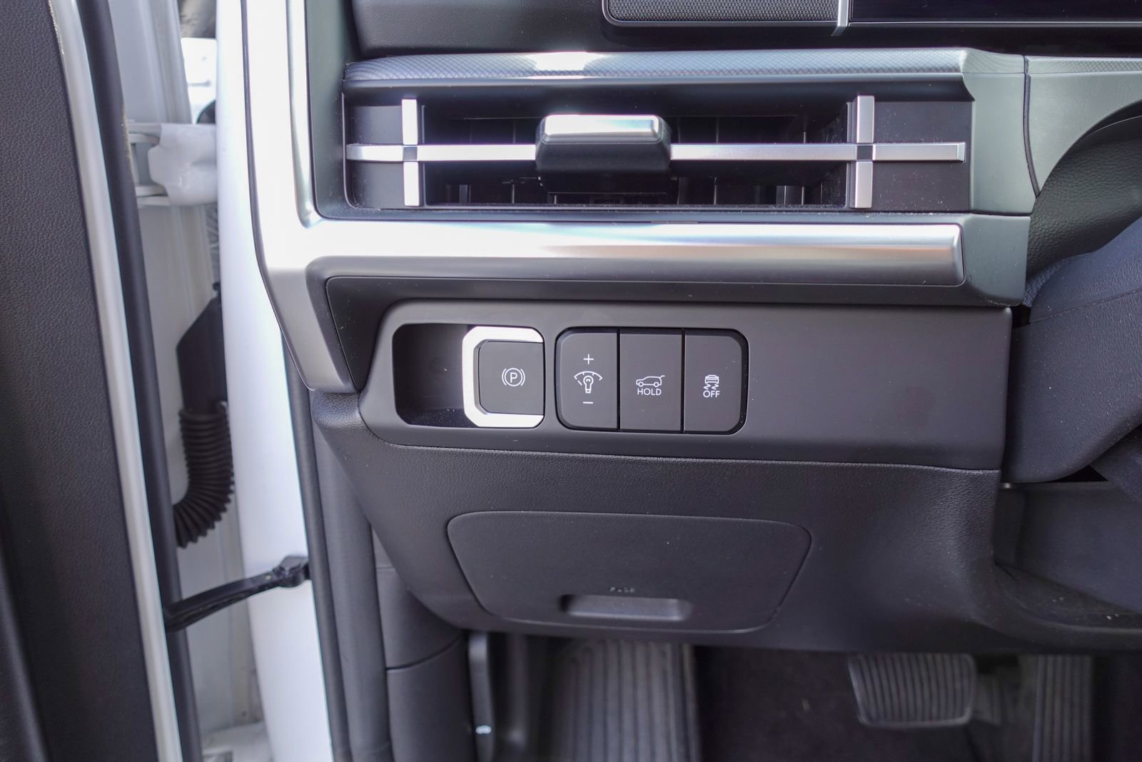 Used 2025 Hyundai Santa Fe SEL AWD/4WD image 16
