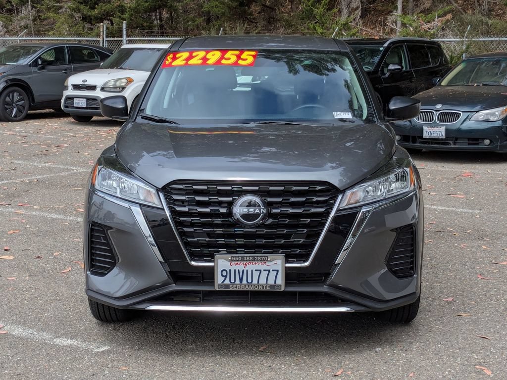 Used 2025 Nissan Kicks Play S FWD image 3