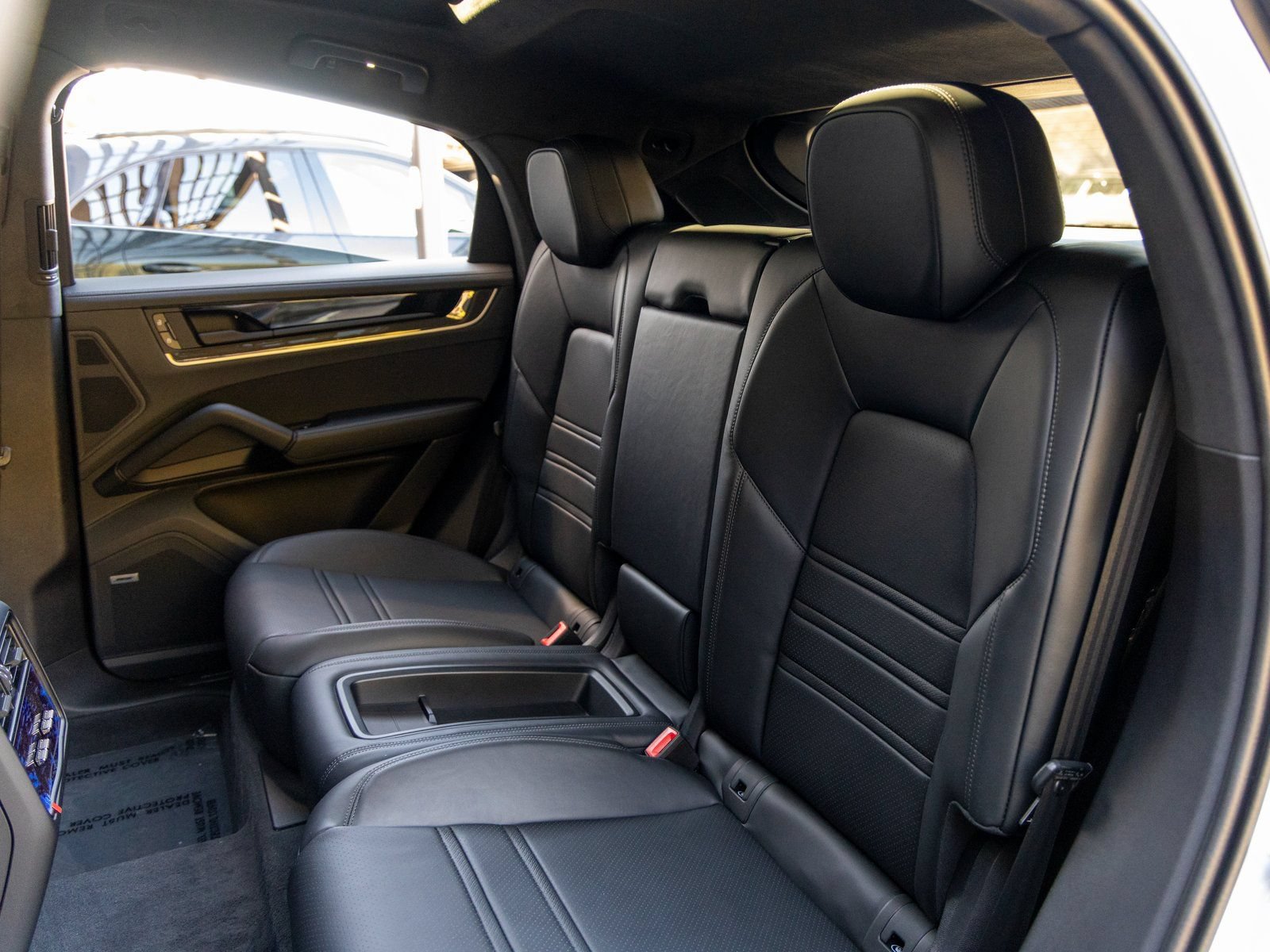 New 2025 Porsche Cayenne Turbo AWD/4WD image 45