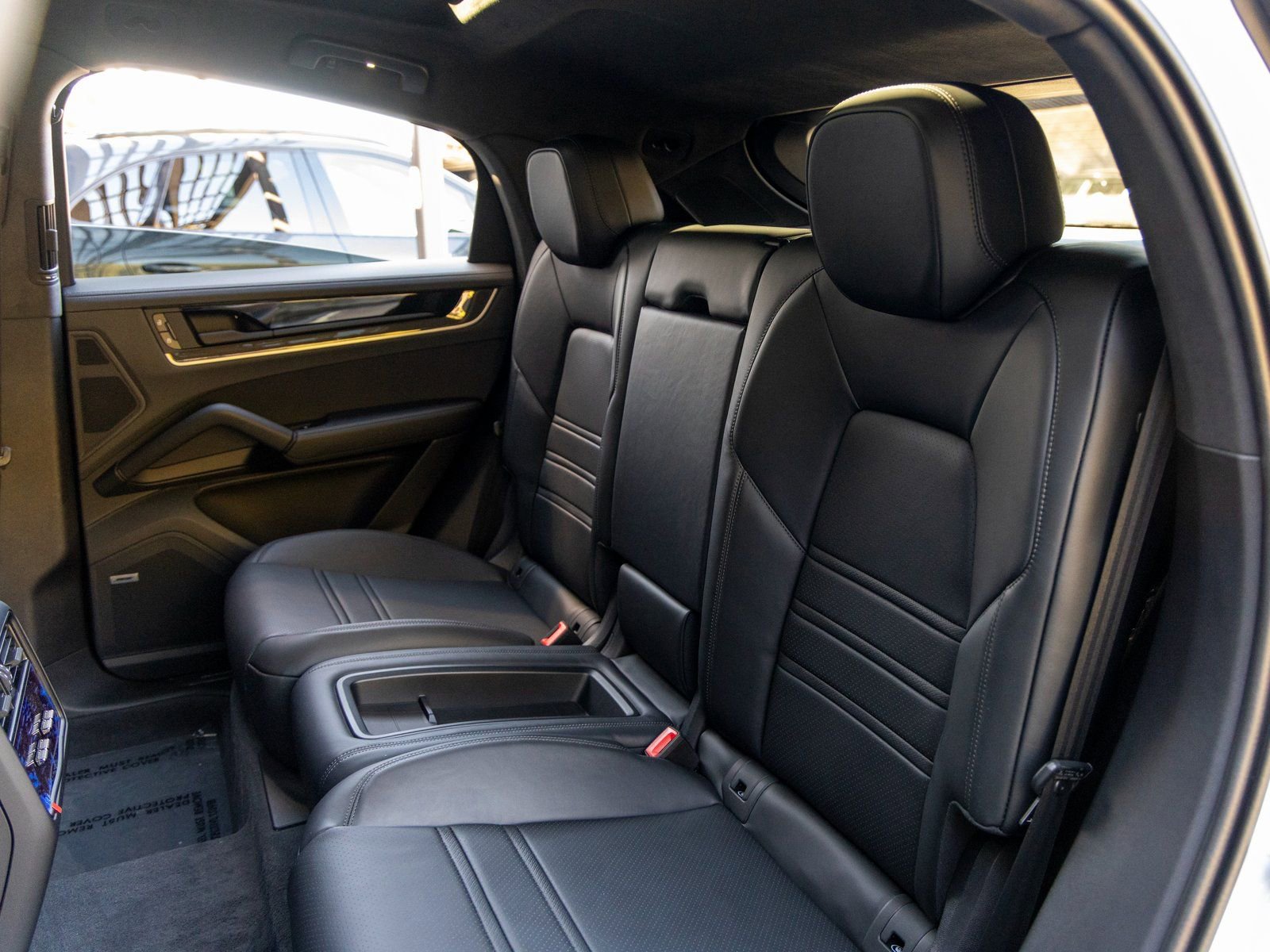 New 2025 Porsche Cayenne Turbo AWD/4WD image 45