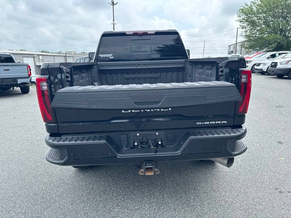 Used 2024 GMC Sierra 3500 Denali Ultimate AWD/4WD image 9