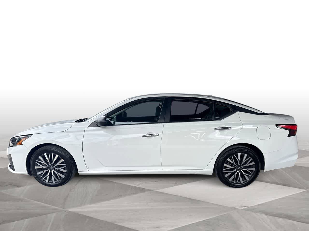 Used 2025 Nissan Altima 2.5 SV FWD image 5