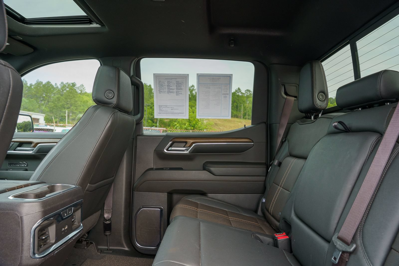 Used 2024 Chevrolet Silverado 1500 High Country w/ Technology Package AWD/4WD image 27