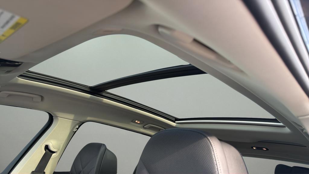 Used 2024 BMW X7 xDrive40i w/ Climate Comfort Package image 11