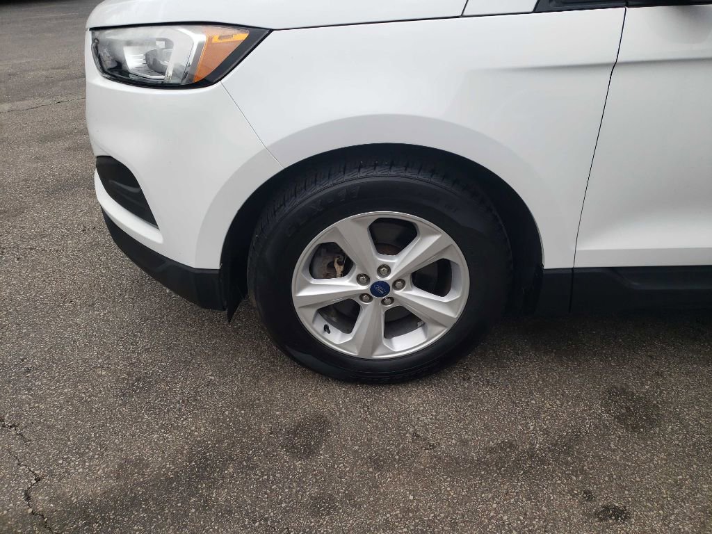 Used 2019 Ford Edge SE image 33