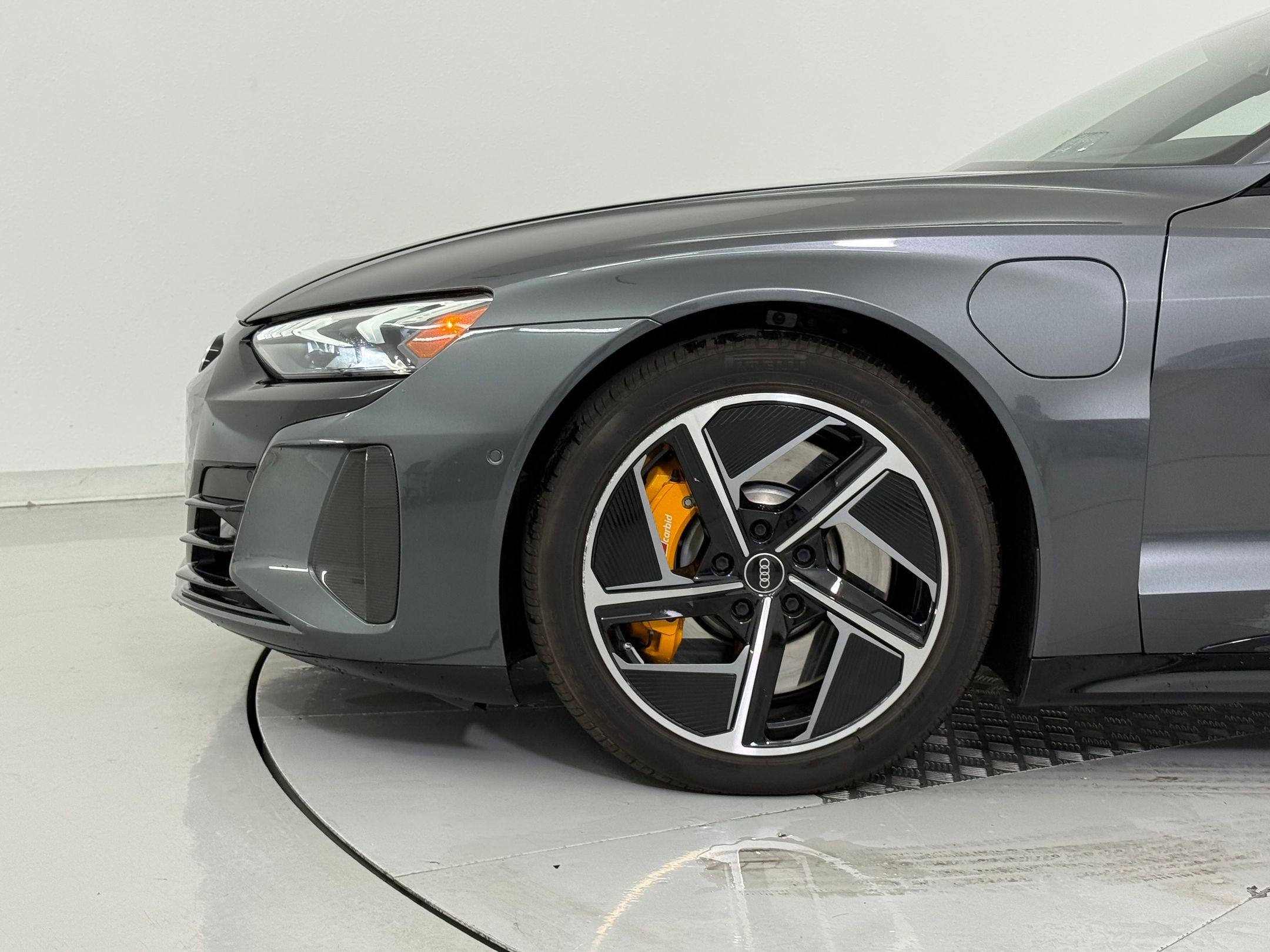 Used 2022 Audi RS e-tron GT image 26