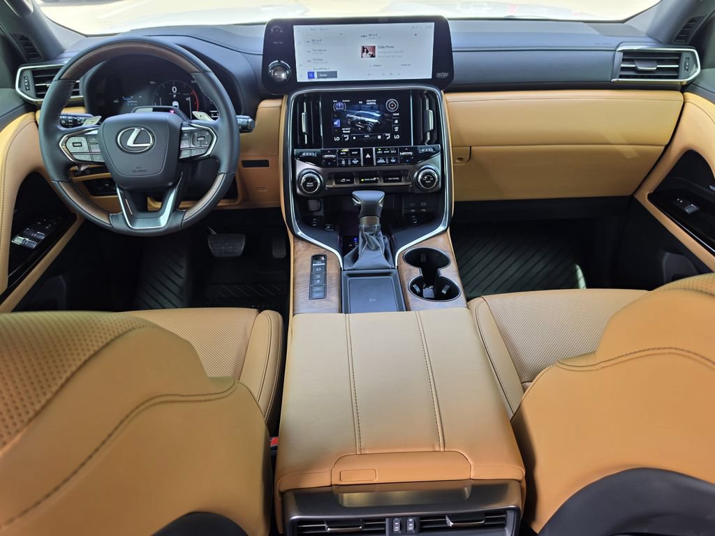 Used 2026 Lexus LX 600 4WD w/ Accessory Package (2T) image 9