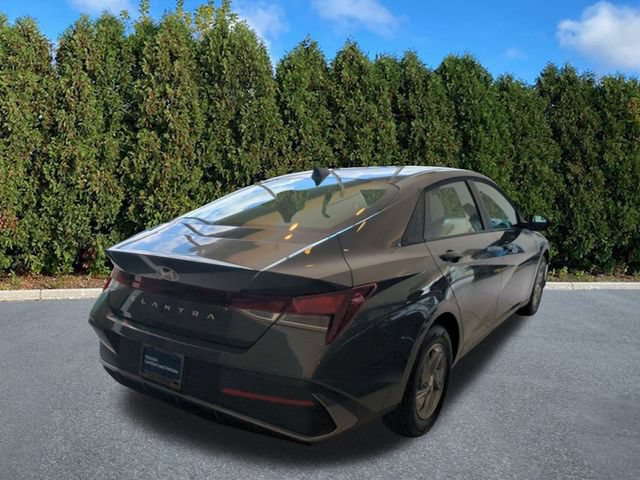 Certified 2026 Hyundai Elantra SE FWD image 4