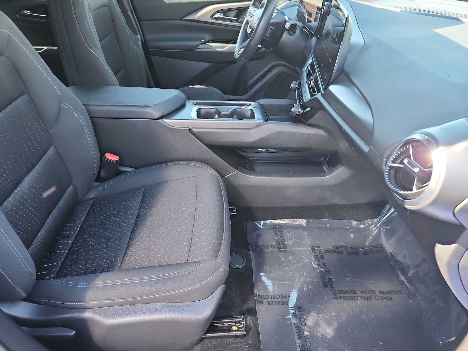 Used 2025 Chevrolet Equinox EV LT FWD image 24