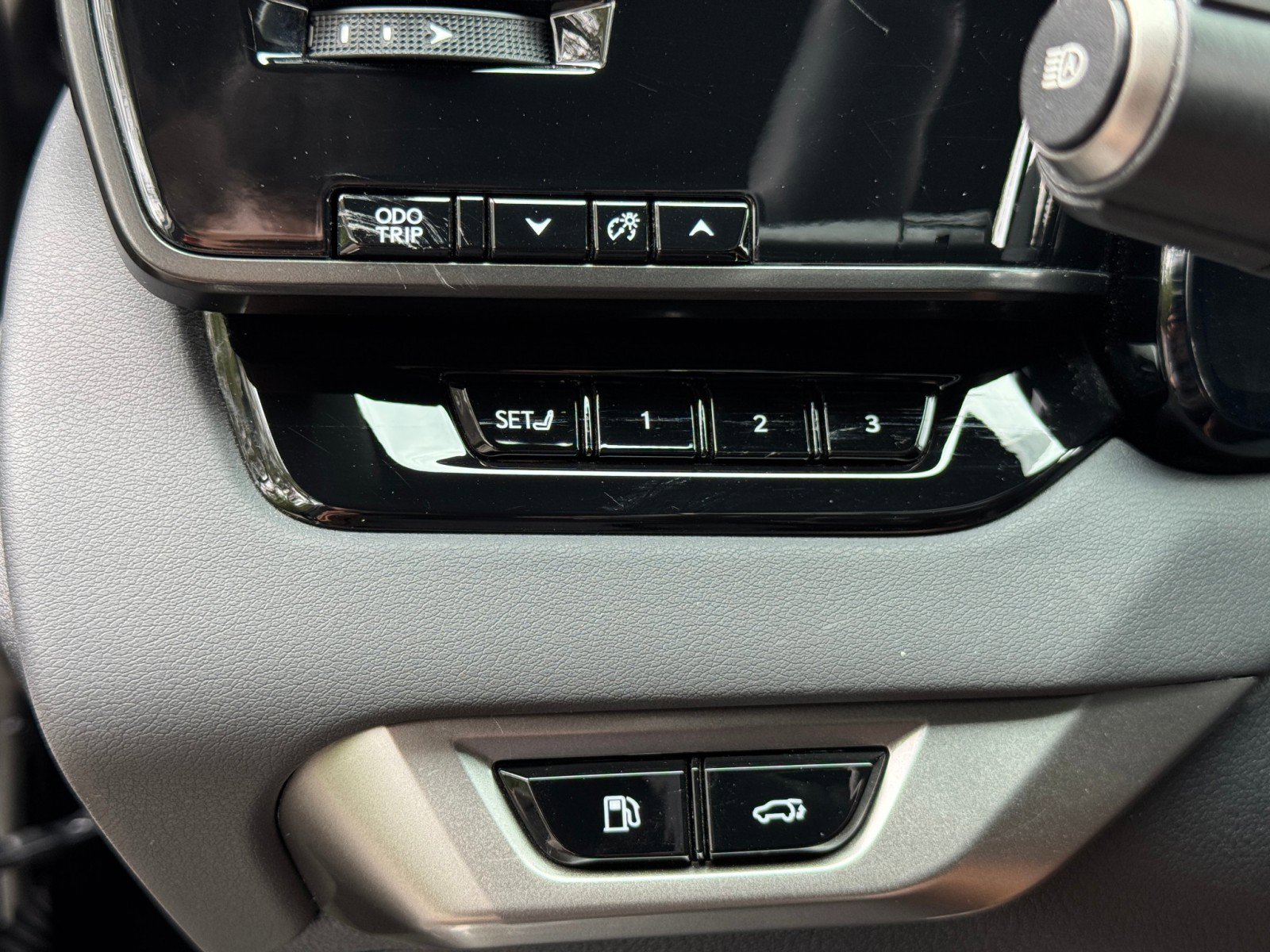 Used 2023 Lexus RX 350 w/ Luxury Package image 21