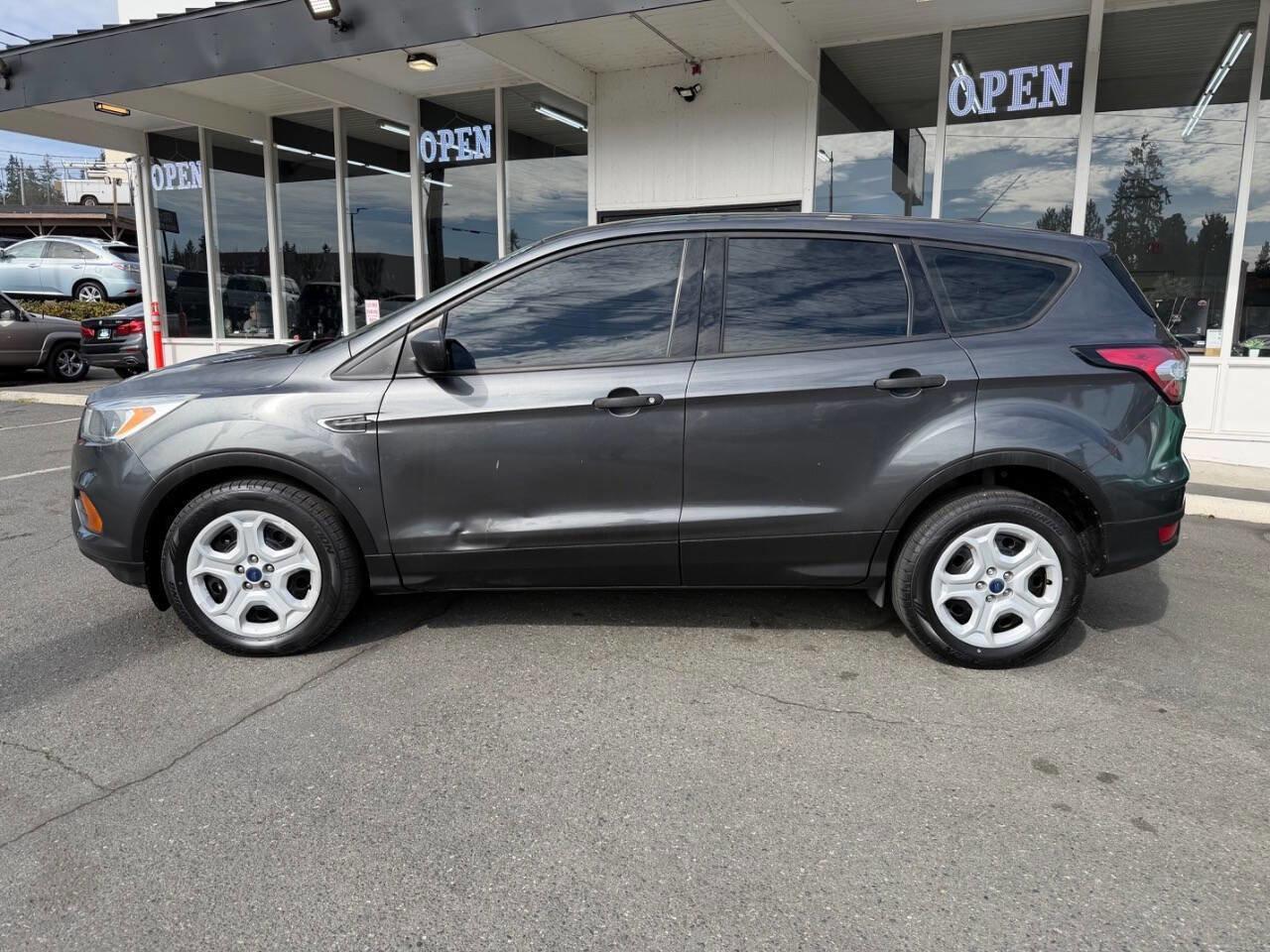 Used 2017 Ford Escape S FWD image 3