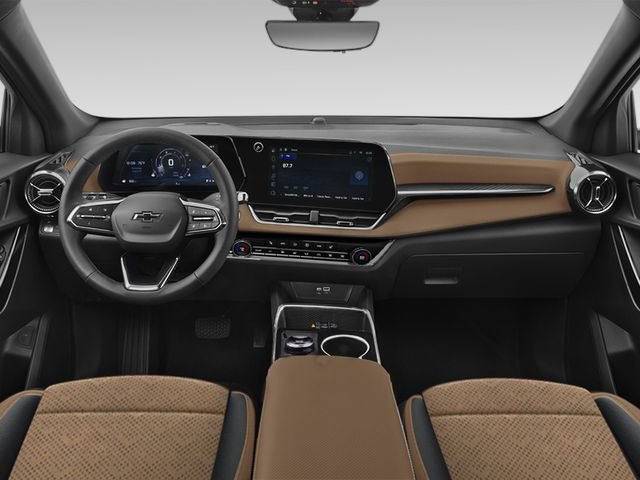 Used 2026 Chevrolet Equinox ACTIV w/ Convenience Package III FWD image 3