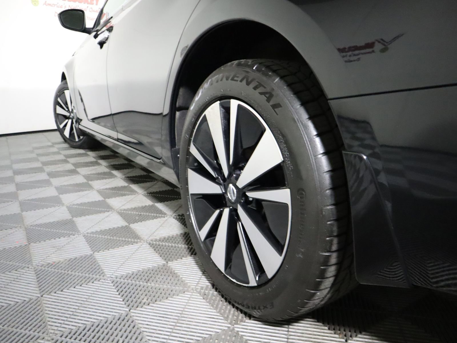 Used 2021 Nissan Altima 2.5 SV image 9