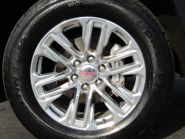 Used 2023 GMC Yukon XL SLT w/ SLT Luxury Package AWD/4WD image 9