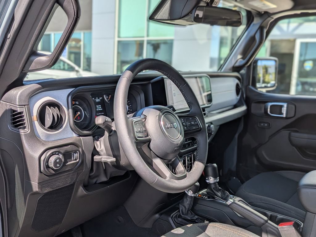 Used 2026 Jeep Gladiator Sport image 11