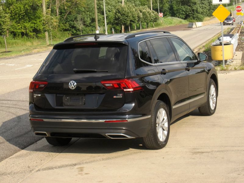 Used 2018 Volkswagen Tiguan SE w/ Panoramic Sunroof Package AWD/4WD image 12