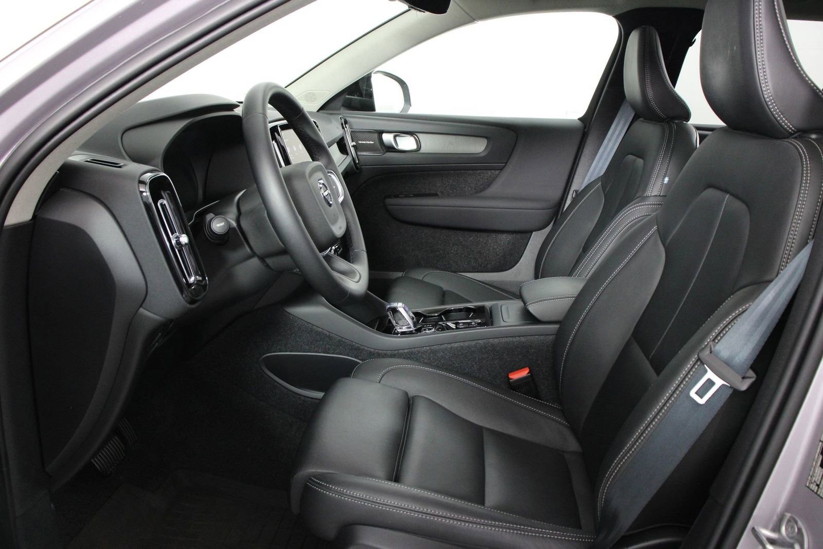 Used 2026 Volvo XC40 B5 Ultra w/ Climate Package AWD/4WD image 31