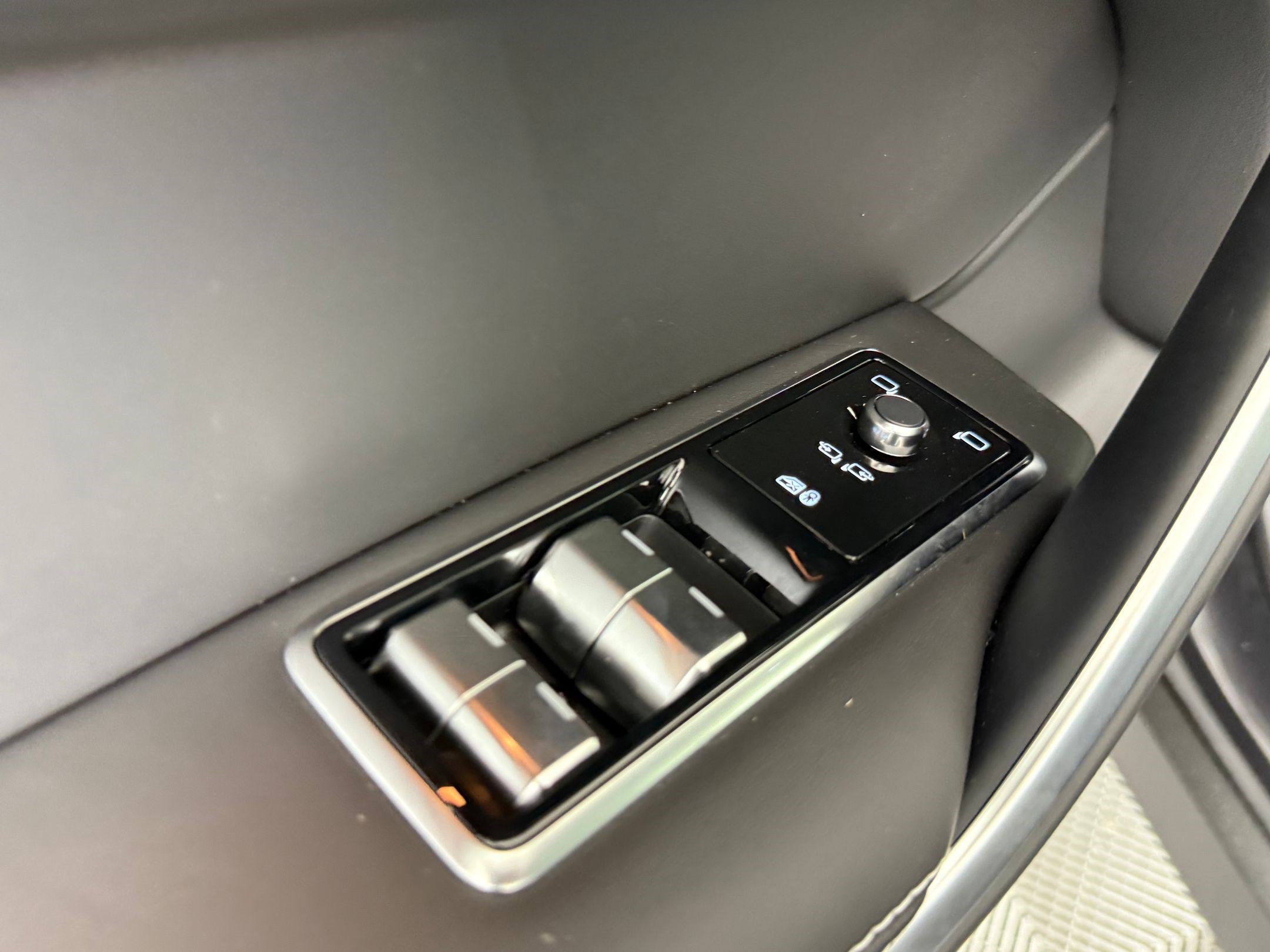 New 2026 Jaguar F-PACE R-Dynamic S AWD/4WD image 15